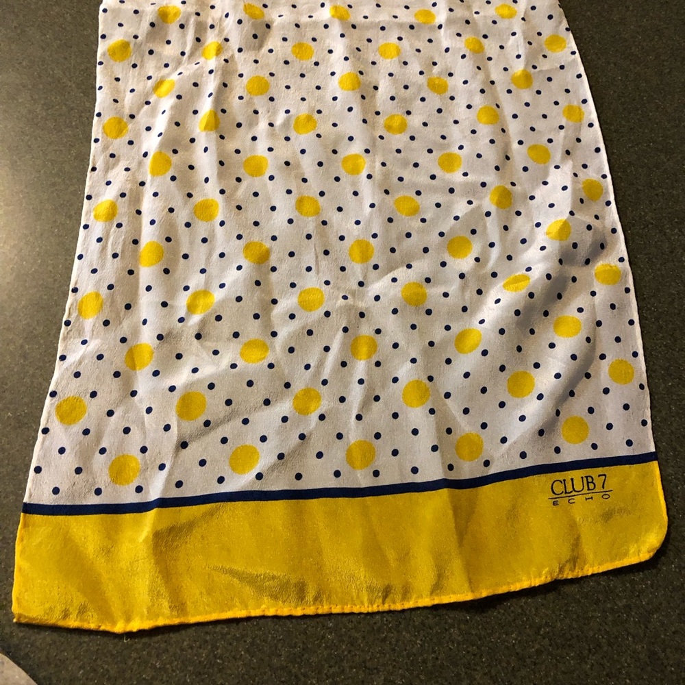 🌼 Vintage CLUB 7 ECHO silky Scarf 🌼